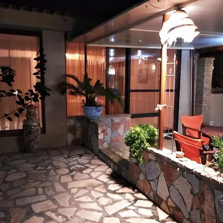 Mila La בית הארחה Kástro Tornéze