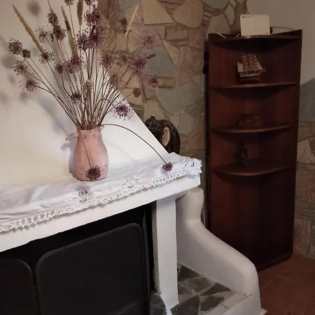 Mila La בית הארחה Kástro Tornéze