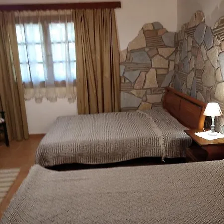 Mila La * Kástro Tornéze