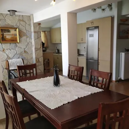 Mila La Kástro Tornéze