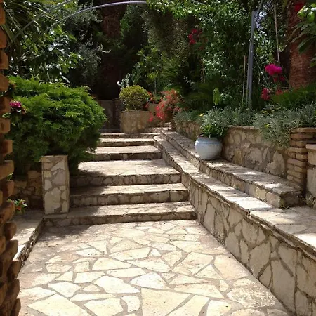 בית הארחה Mila La *