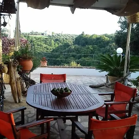 Mila La בית הארחה Kástro Tornéze