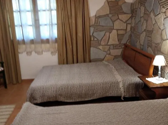 Mila La * Kástro Tornéze