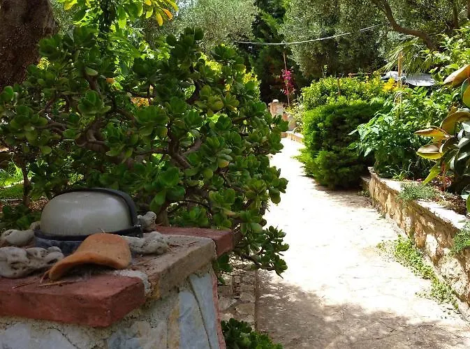 Mila La * Kástro Tornéze