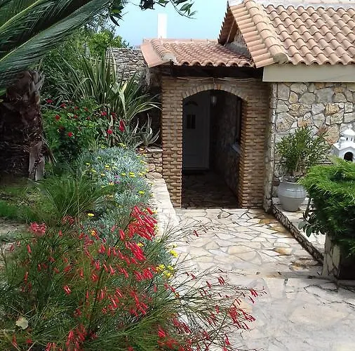 Pensjonat Mila La Kástro Tornéze